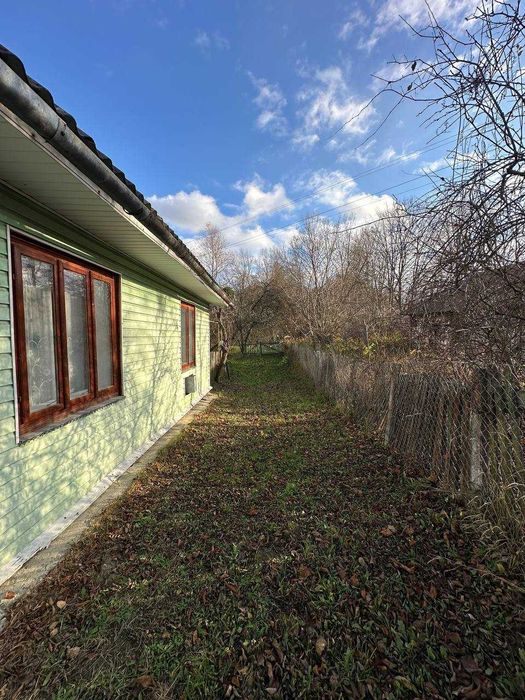 Продаж будинку с.Вікторів +43 сот землі. всі комунікації є.