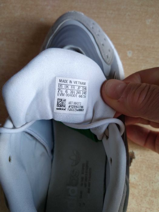 Оригінальні кросівки Adidas Ozelia