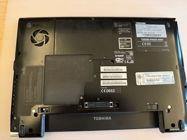 Portátil Toshiba i7 c/ Docking Station