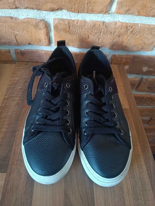 Trampki Guess roz 38