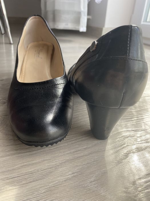 Duże damskie buty 44/45 skóra naturalna półbuty/czółenka czarne