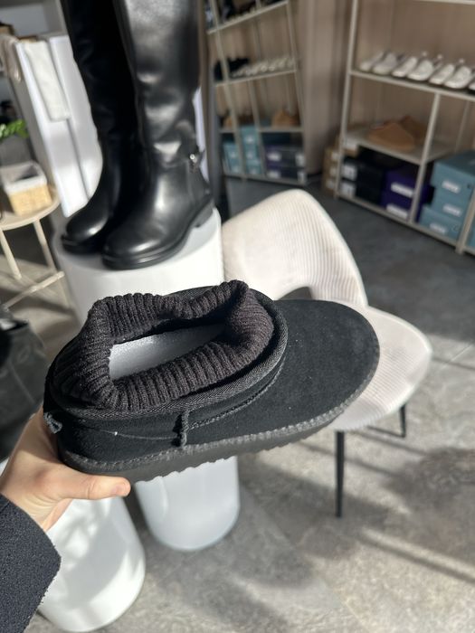 Уги з натуральної замші з резинкою