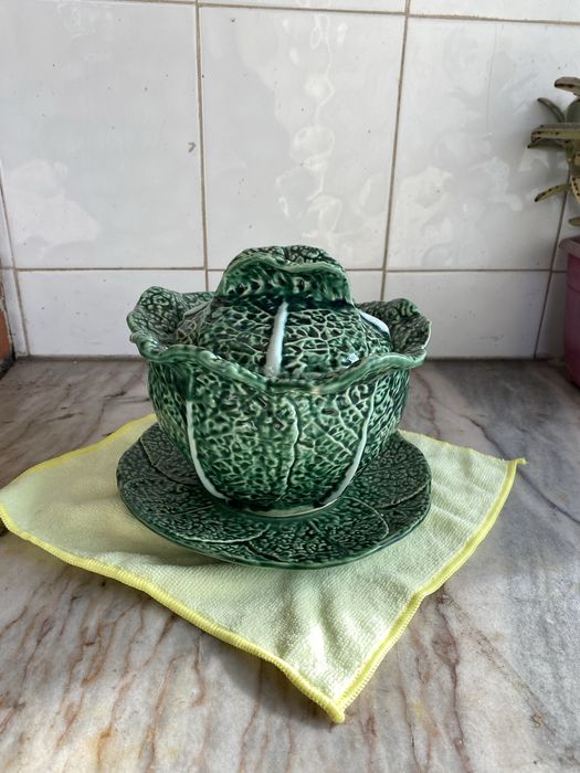Dishware for use or decoration436285682044129280