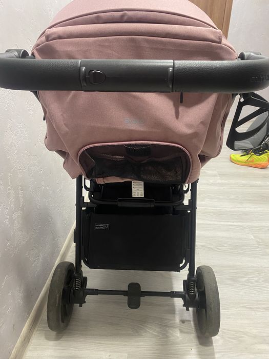 Прогулянкова коляска Carrello Bravo