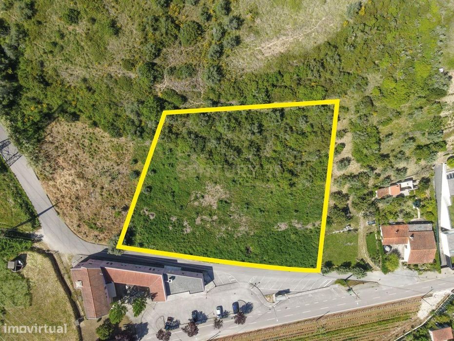 Terreno - C/ possibilidade de construção e poço