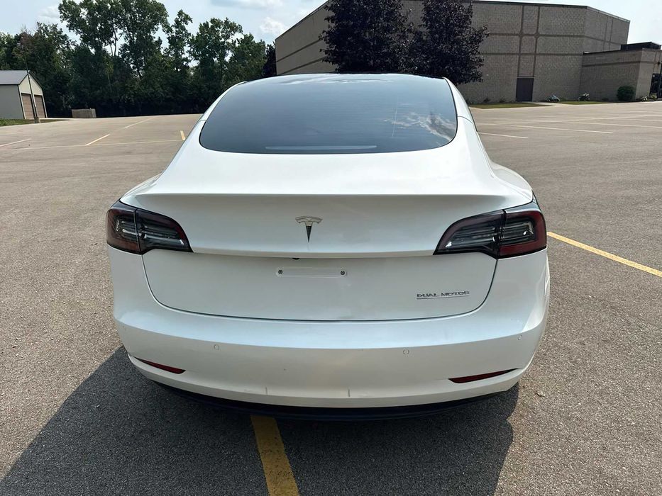 Tesla Model 3 Performance      2022