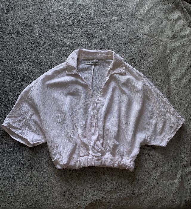 Bluzka z krótkim rękawem i kołnierzykiem z lekkiego materiału