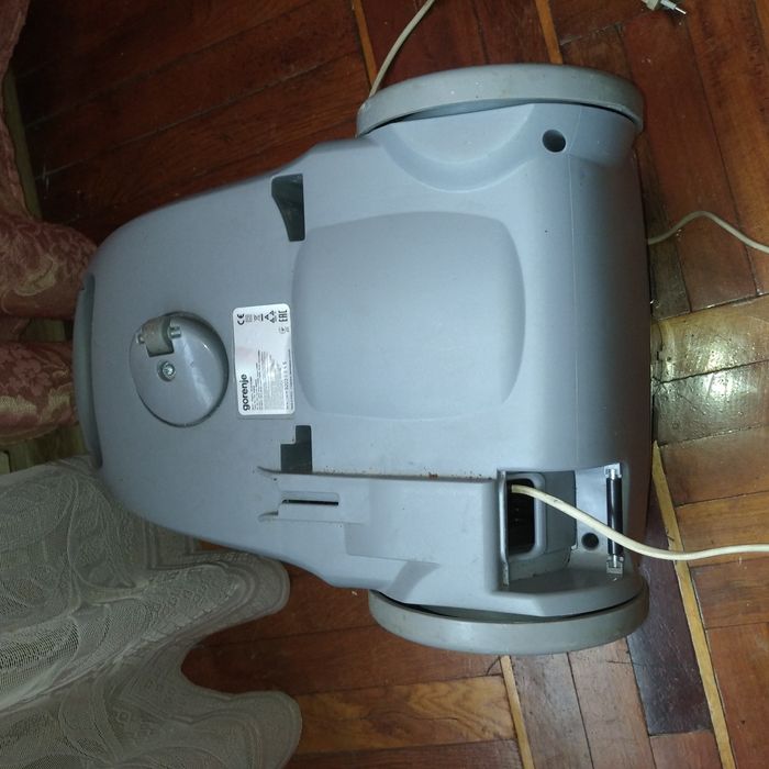 Gorenje  VC1611CMBK, втягивает хорошо,исправный, без комплекта