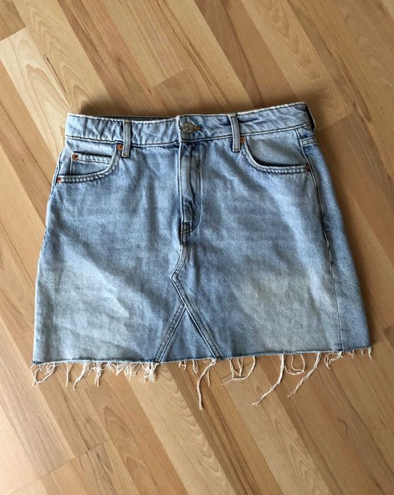 Klasyczna jasnoniebieska jeansowa mini spódniczka, denim skirt, Mango