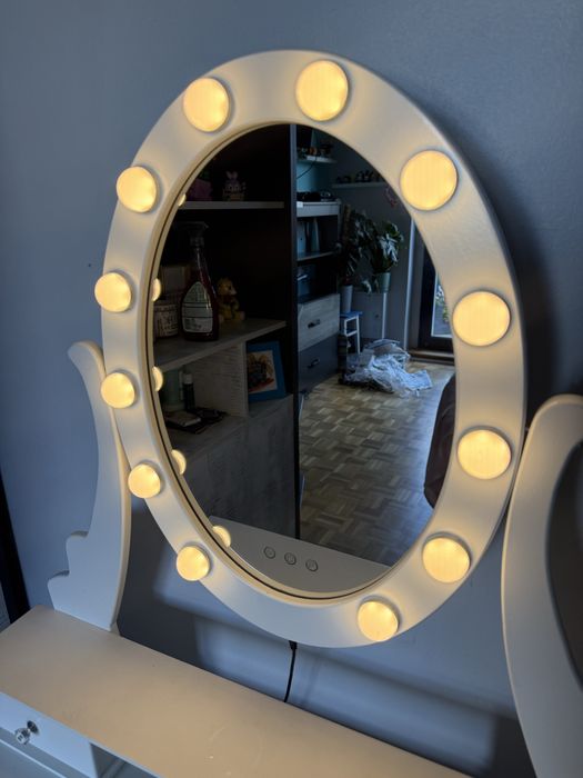 Toaletka z lustrem led