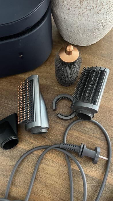 Dyson Airwrap - como novo