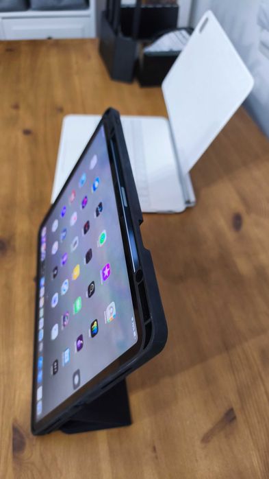 iPAD AIR M2 13" , używ. 5 miesięcy, jak nowy, pudełko+akcesoria