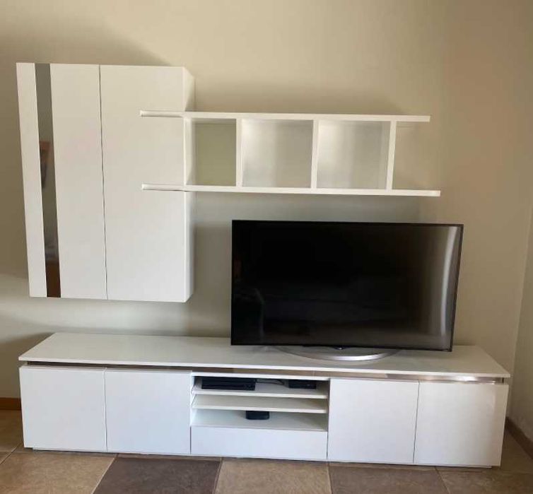 Móvel TV e arrumação em branco lacado-moderno em muito bom estado