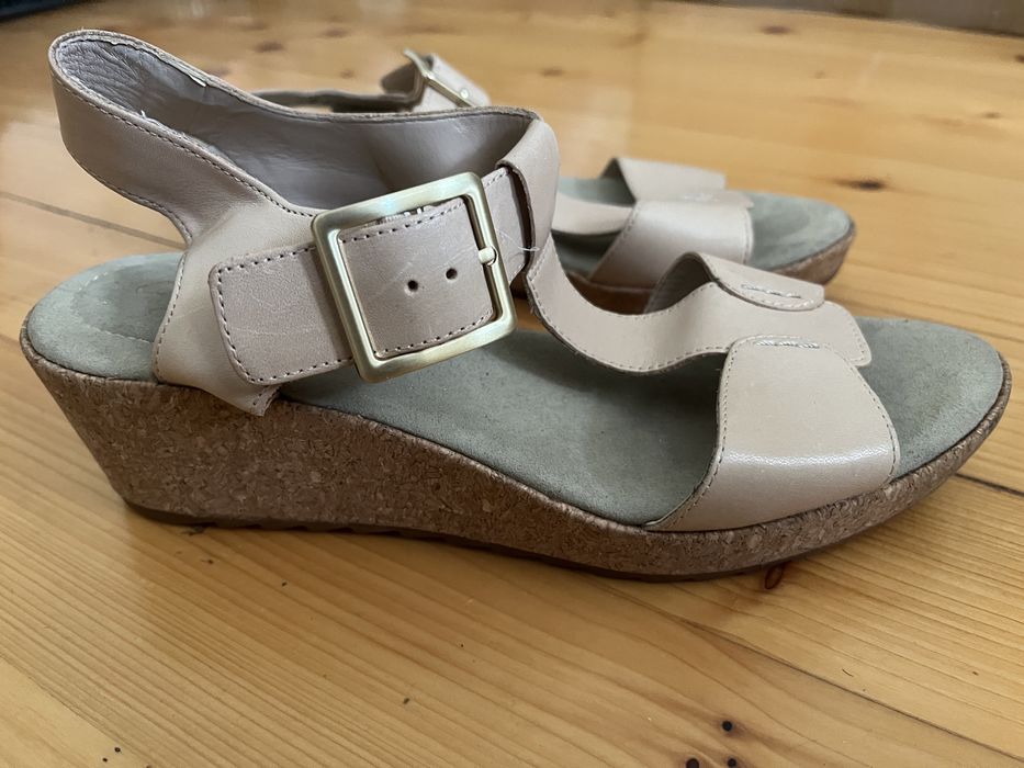 Босоніжки жіночі Clarks