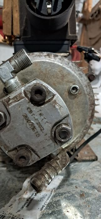 Продам електродвигун на 220 в 2.5 кв  3000 об