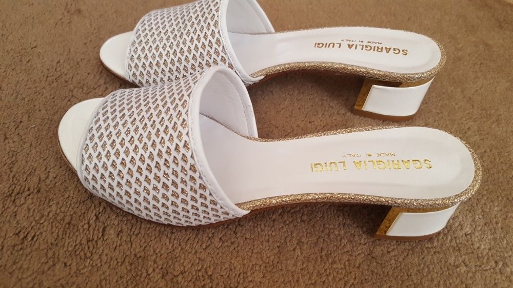 Щльопанці італія