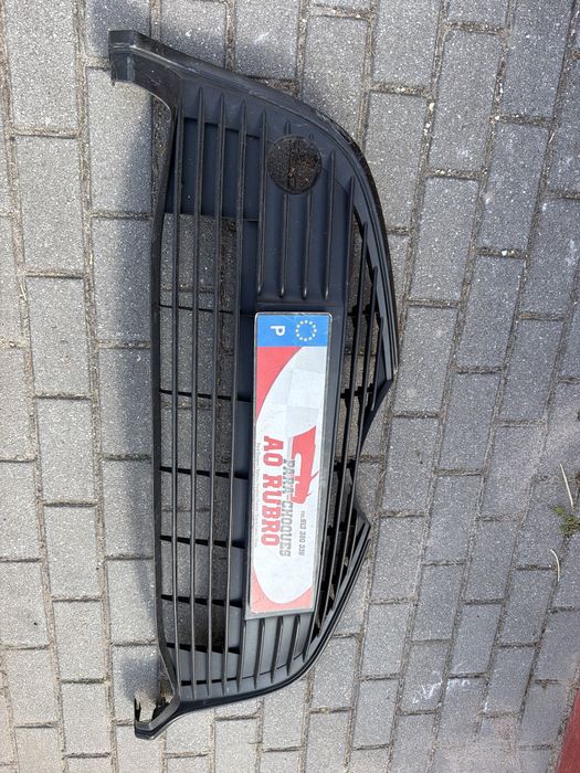 Grelha toyota yaris 2014/2018