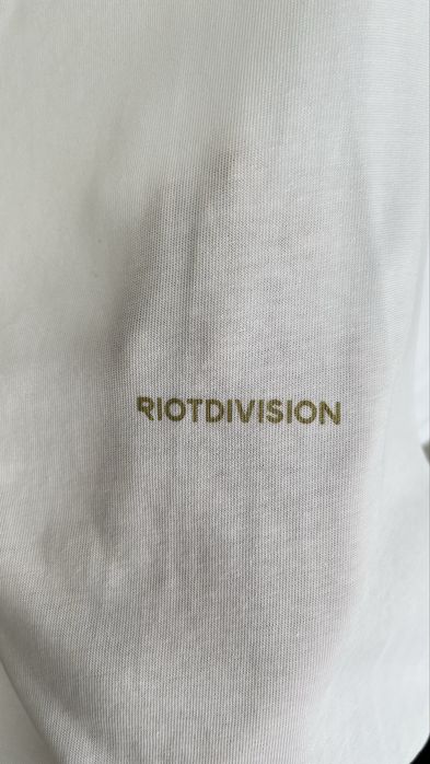 Футболка riot division
