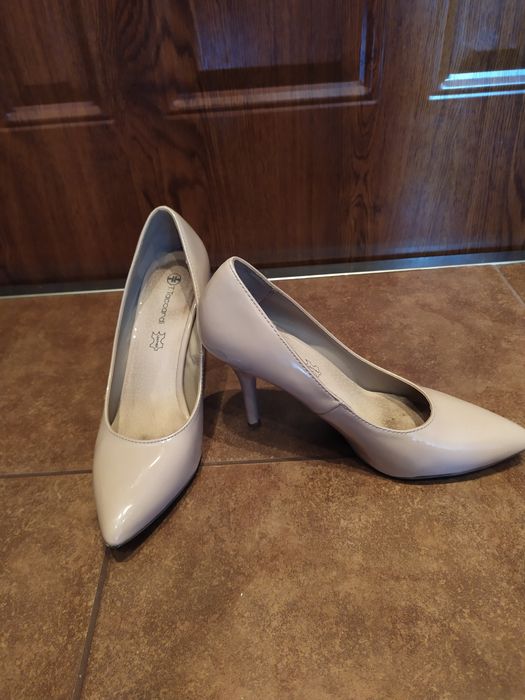 Beżowe / Nude szpilki