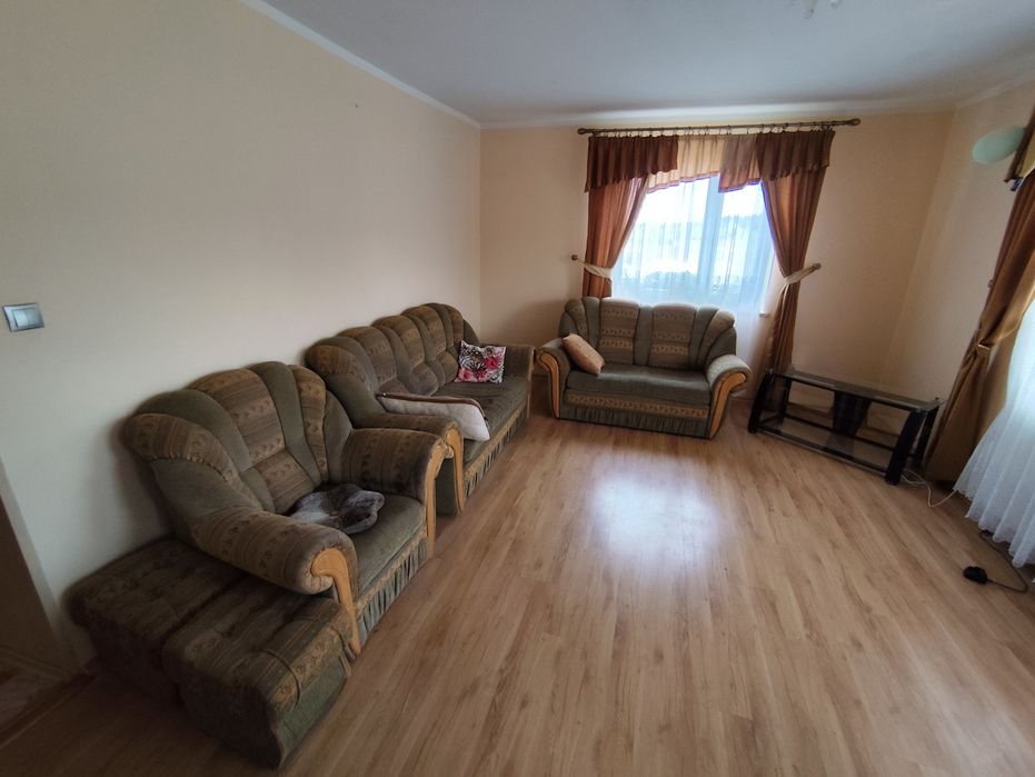 Sofy z funkcją spania fotel i pufy