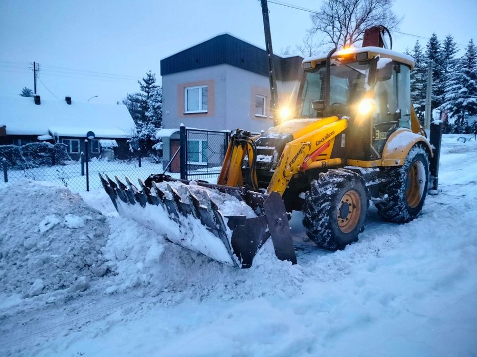 Odśnieżanie koparko-ładowarką 24/7  odśnieżanie dachów