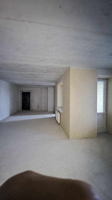 Продаж трикімнатної квартири у м.Самар (106 м²)