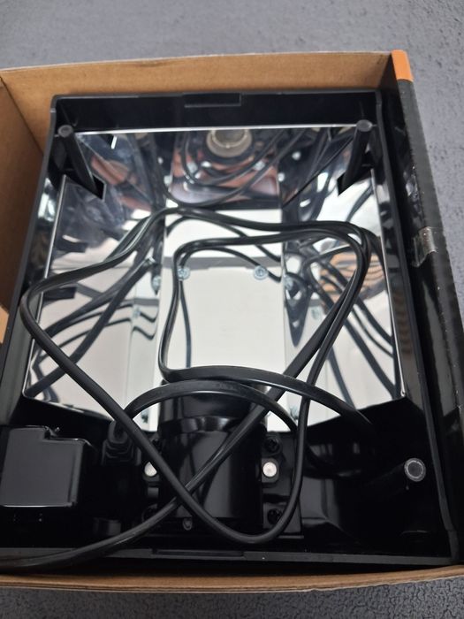 Nowa lampa świetlna do terrarium