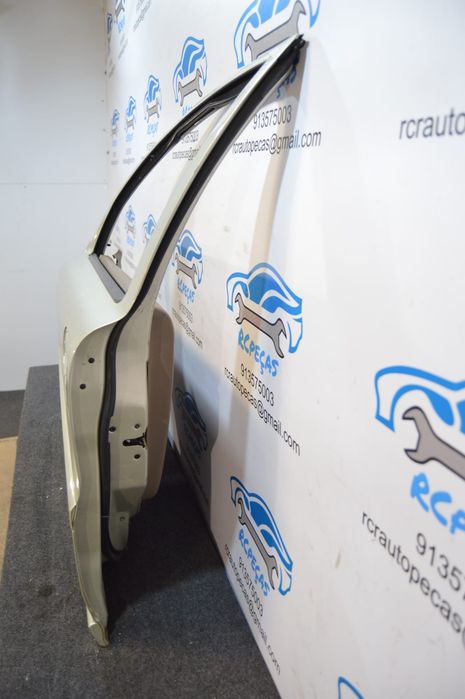 PORTA FRENTE FRONTAL ESQUERDA VOLVO V70 II 2 MK2 285 S60 FECHO