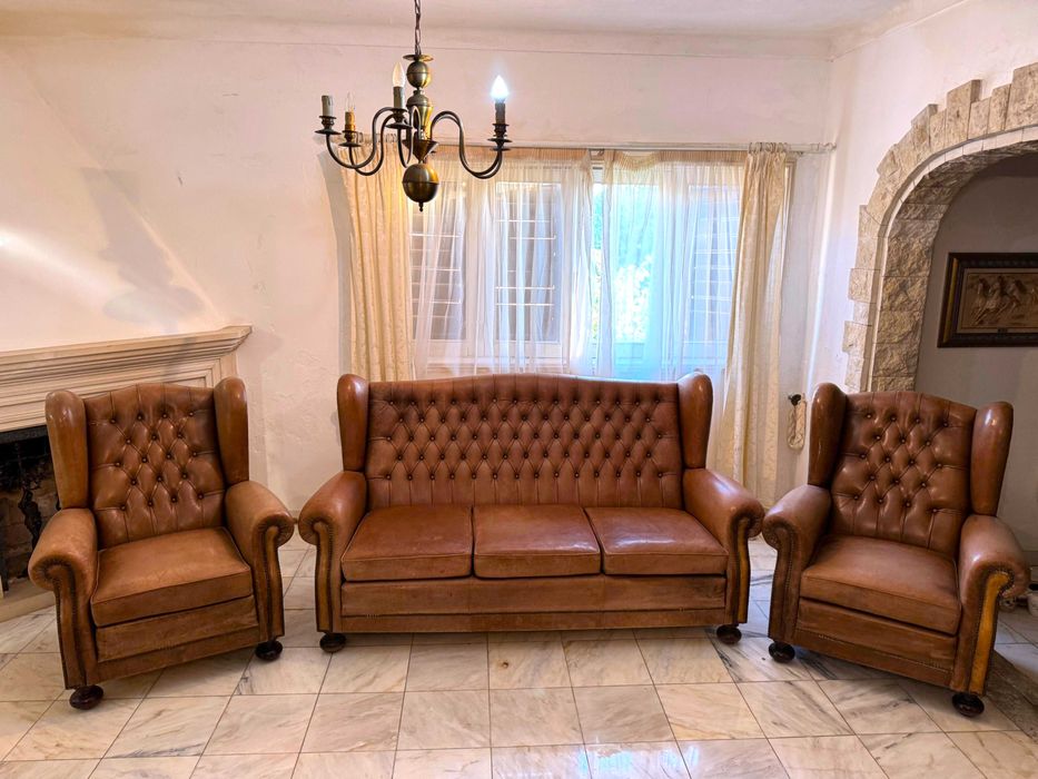 Conjunto de sofá clássico em couro: 1 sofá grande + 2 cadeirões