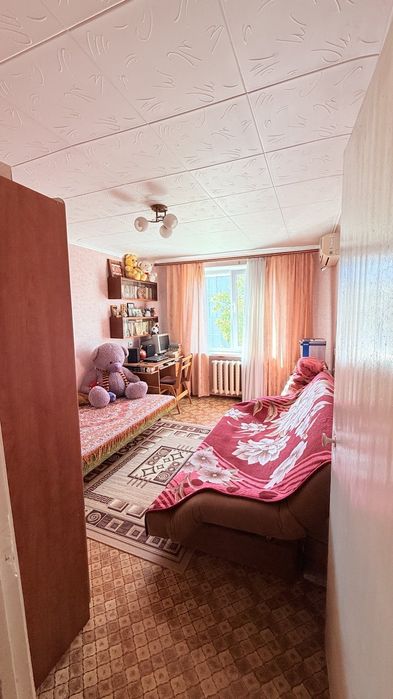 Продам гарну двухкімнатну квартиру.