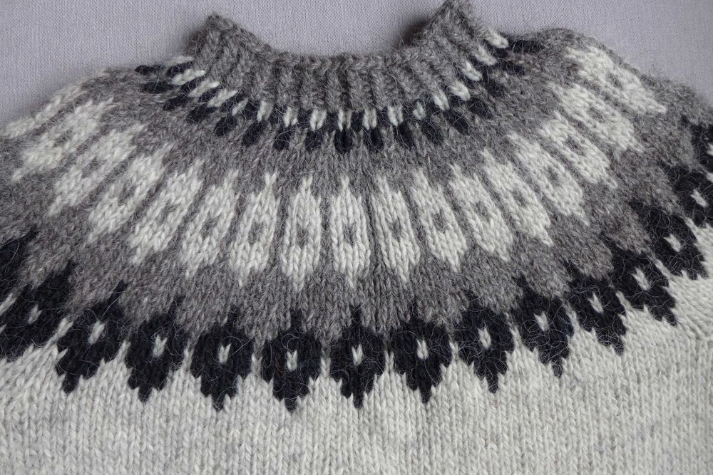 GRUBY wełniany sweter islandzki lopapeysa rękodzieło wzór norway S 36