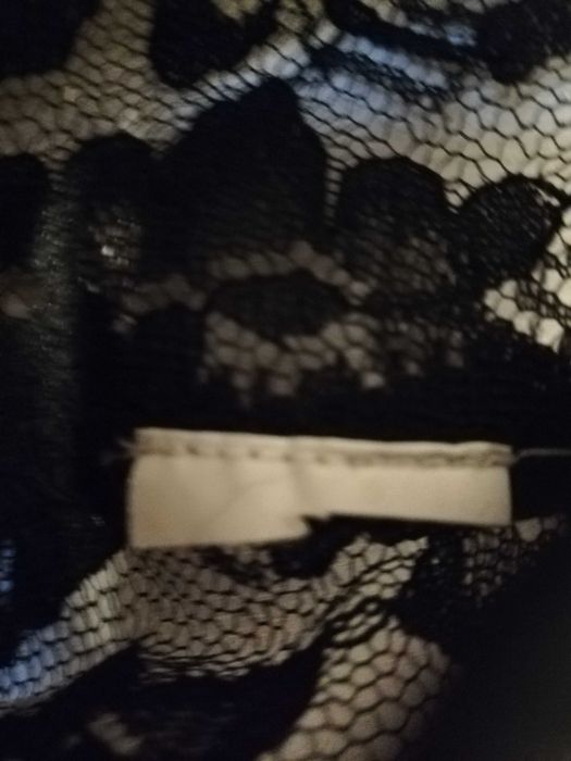 Czarna koronkowa bluzka z aplikacją koraliki Atmosphere 40 L Primark