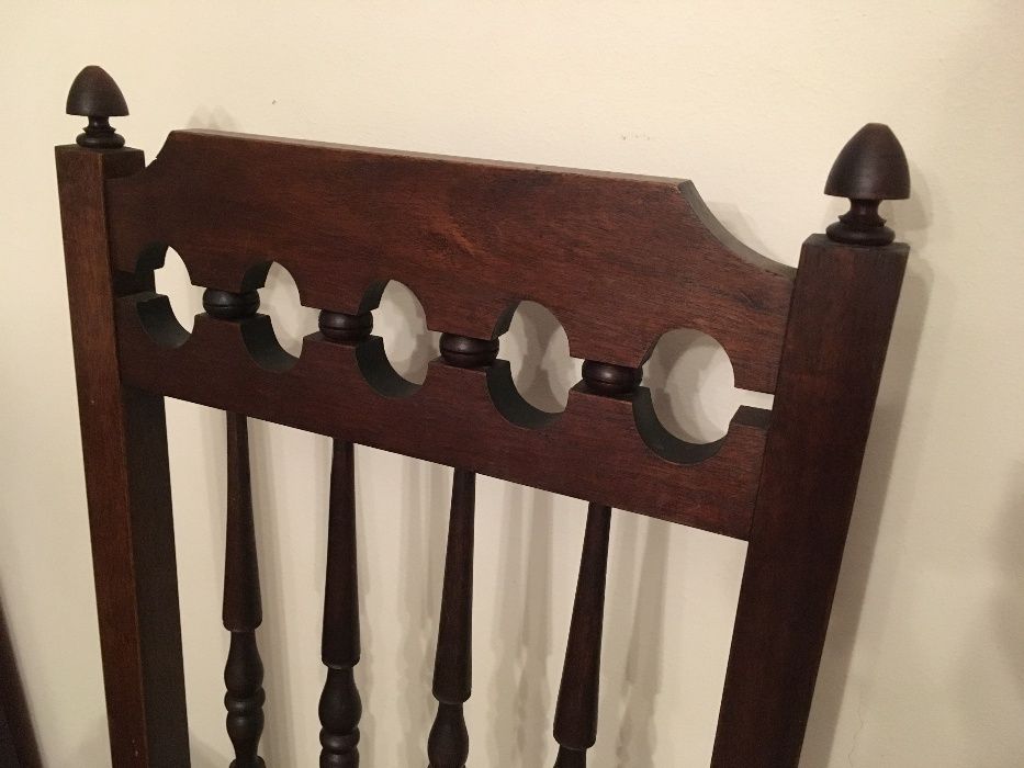 Cadeira Mogno Séc. XVII de Cabedal