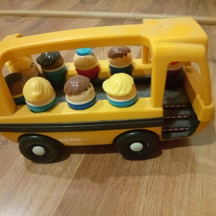 Автобус, шкільний автобус