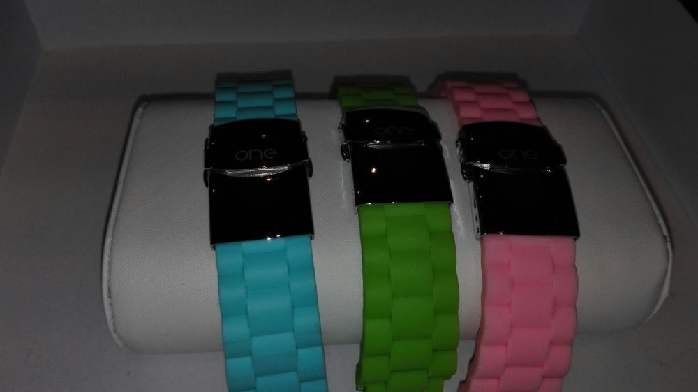 Braceletes Novas dos relógios One