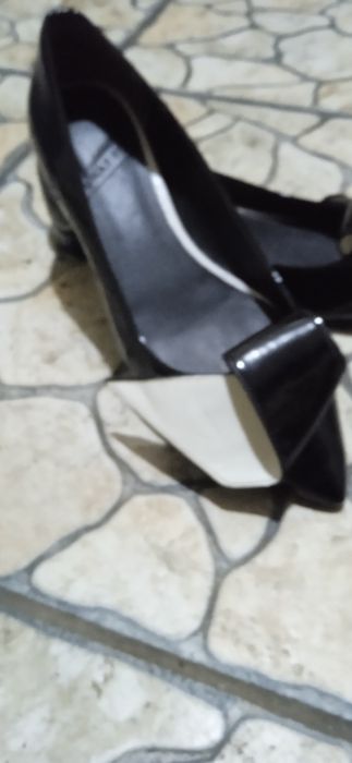 Продам туфлі лодочка на низком ходу
