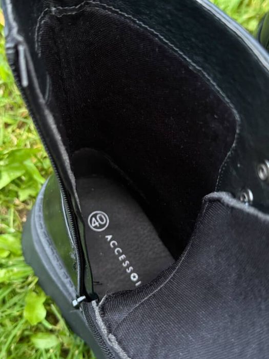 Мартінси Італія нові черевики боти