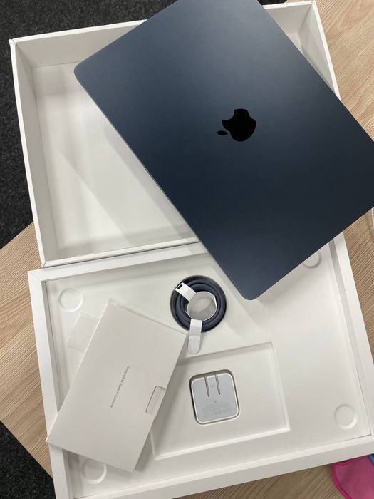 MacBook AIR 15,3" M4 16GB/512GB | 24GB/512GB ( OPEN BOX / USED )