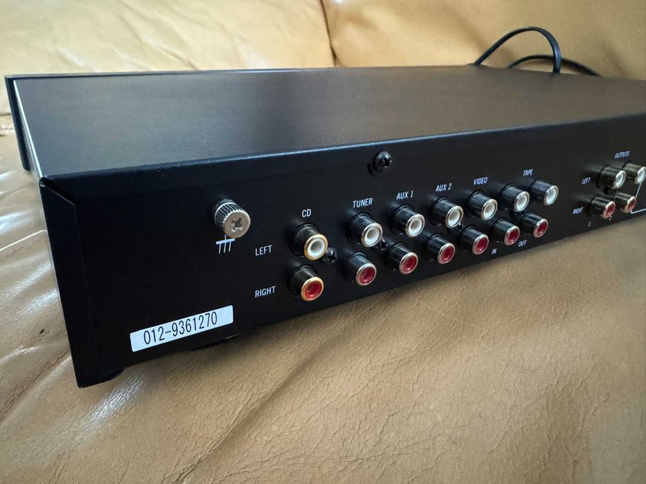 Rotel RC-972 – klasyczny przedwzmacniacz stereo