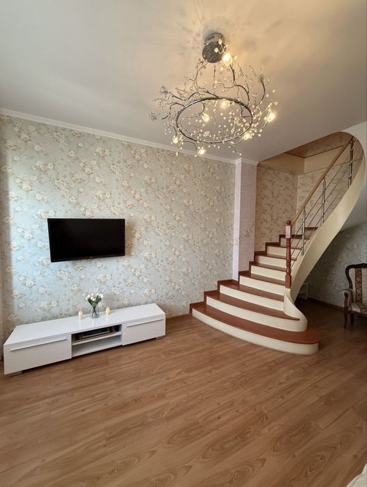 Квартира 110,7 м2 за 90000$