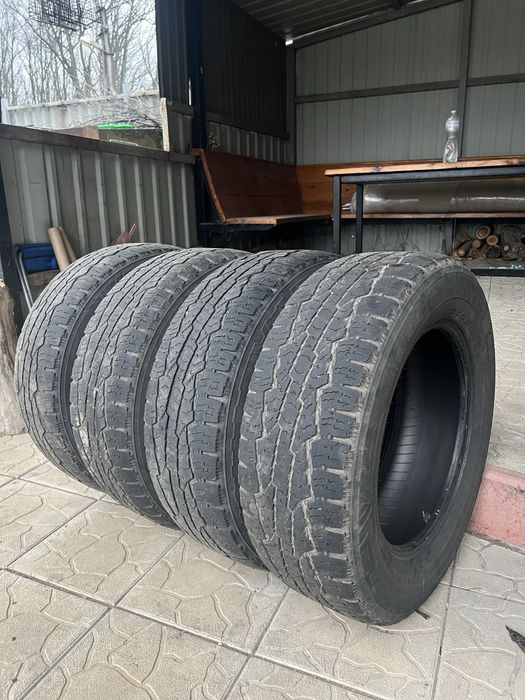 Шини зимнее Nokian 215 65 16, 5мм без дефектов