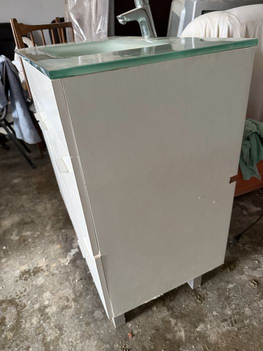 Movel e lavarorio de casa de banho