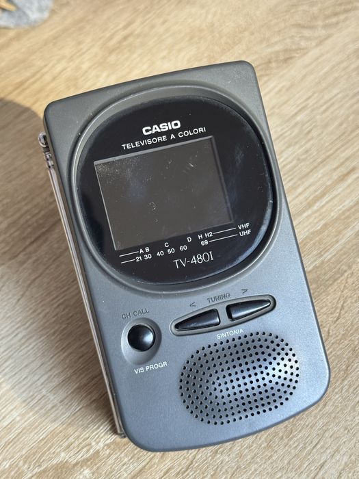 Портативний телевізор Casio  TV-480I