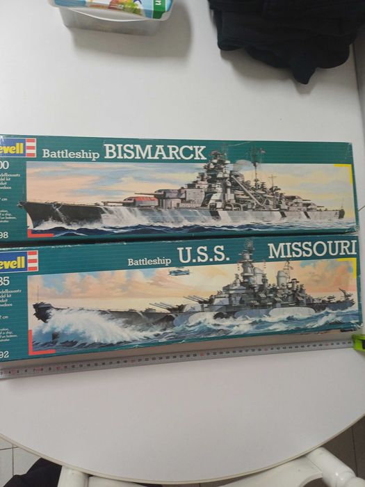 Kits Navios Bismarck e Missouri da Revel 2 unidades