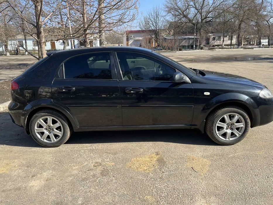 Продам Chevrolet Lacetti 2007 року випуску в дуже хорошому стані