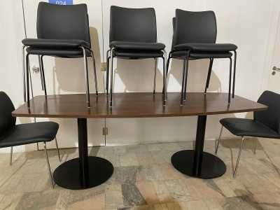 Mesa de Reunião com Cadeirões