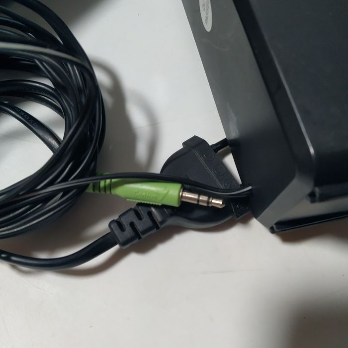 Colunas para PC / Portátil (HP, Logitech e Genius)