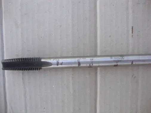 Метчик    гаечный