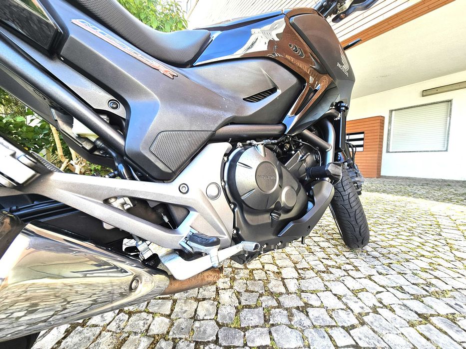 Honda NC 750 X com apenas 29.800 kms, muito estimada