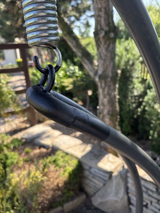 Wiszaca lawka ogrodowa